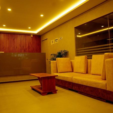 Отель Jayalakshmi Residency Vaduvanchal Экстерьер фото