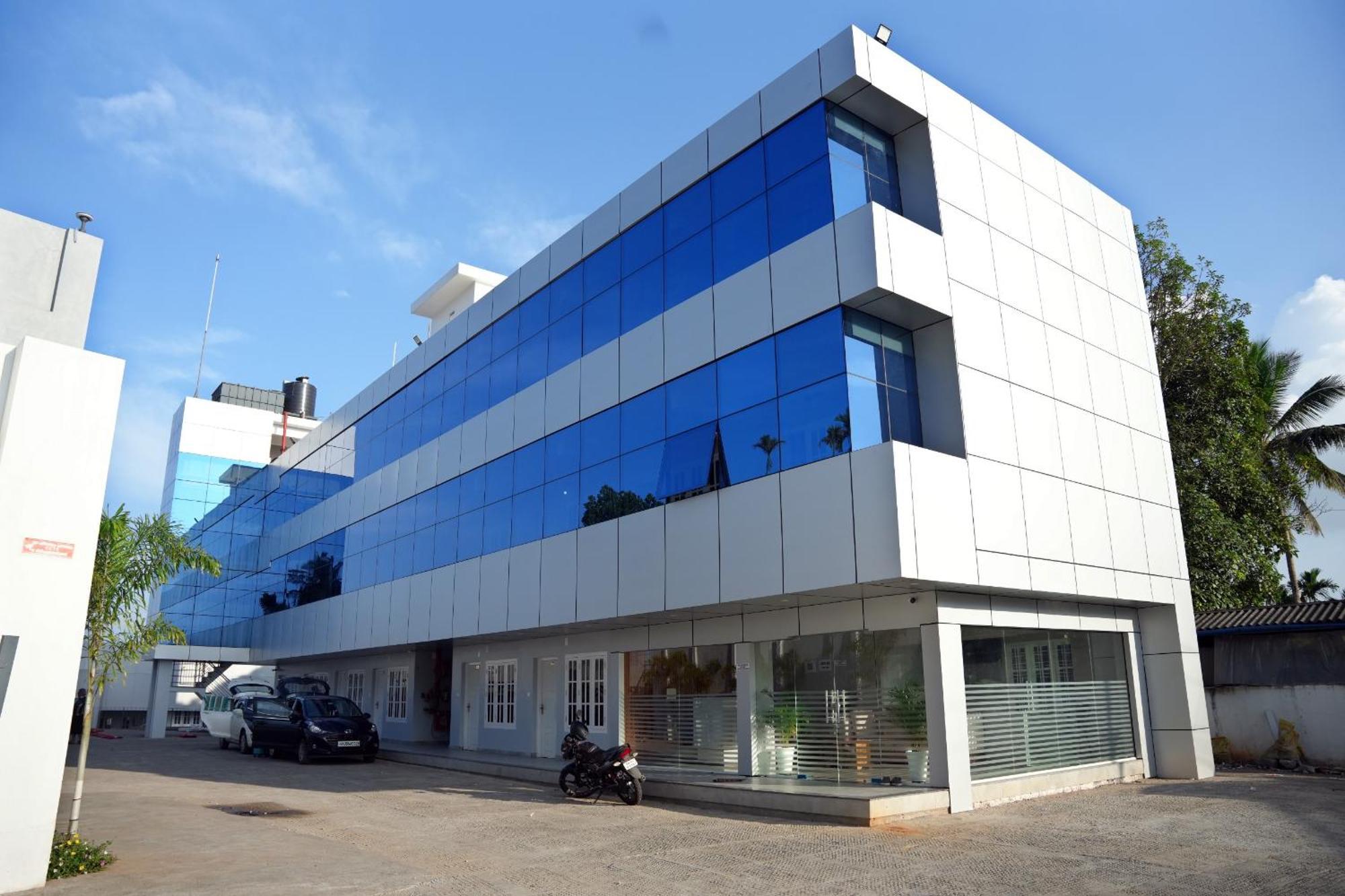 Отель Jayalakshmi Residency Vaduvanchal Экстерьер фото